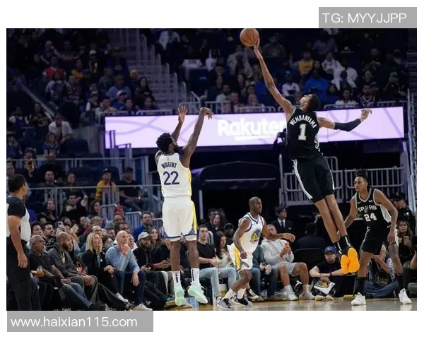 制霸攻防！文班亚马防守端连送盖帽 反击轰进超远三分