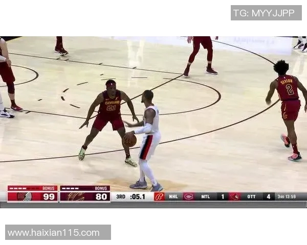 豪泽翻身后仰 极限三分压哨命中